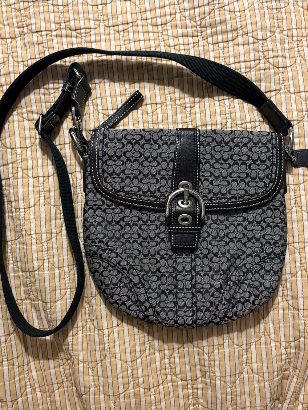 Vintage Y2K COACH Navy and Gray Signature Soho Swingpack Jacquard Crossbody Bag